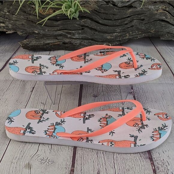 Cute Sloth Pattern Flip Flops - Size 9/10 - Picture 4 of 9